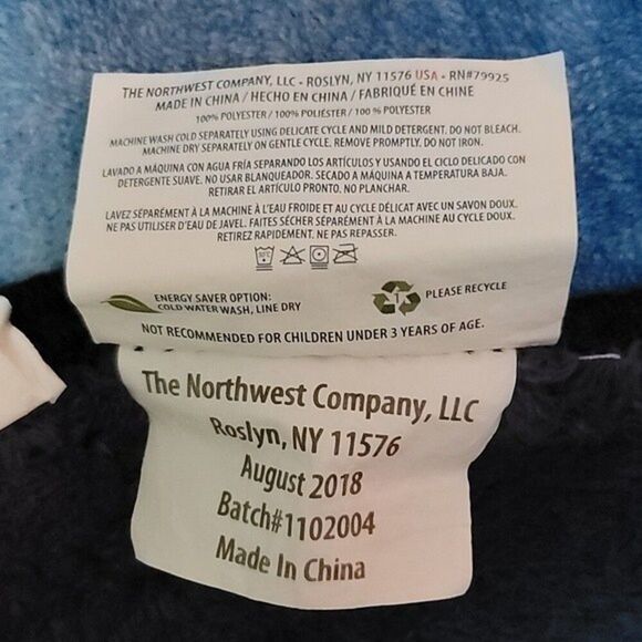 Harry Potter Hogwarts Fuzzy Throw Blanket - Picture 4 of 5